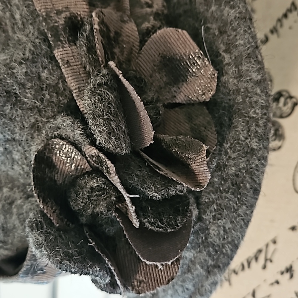 Wool hat - Picture 2 of 3